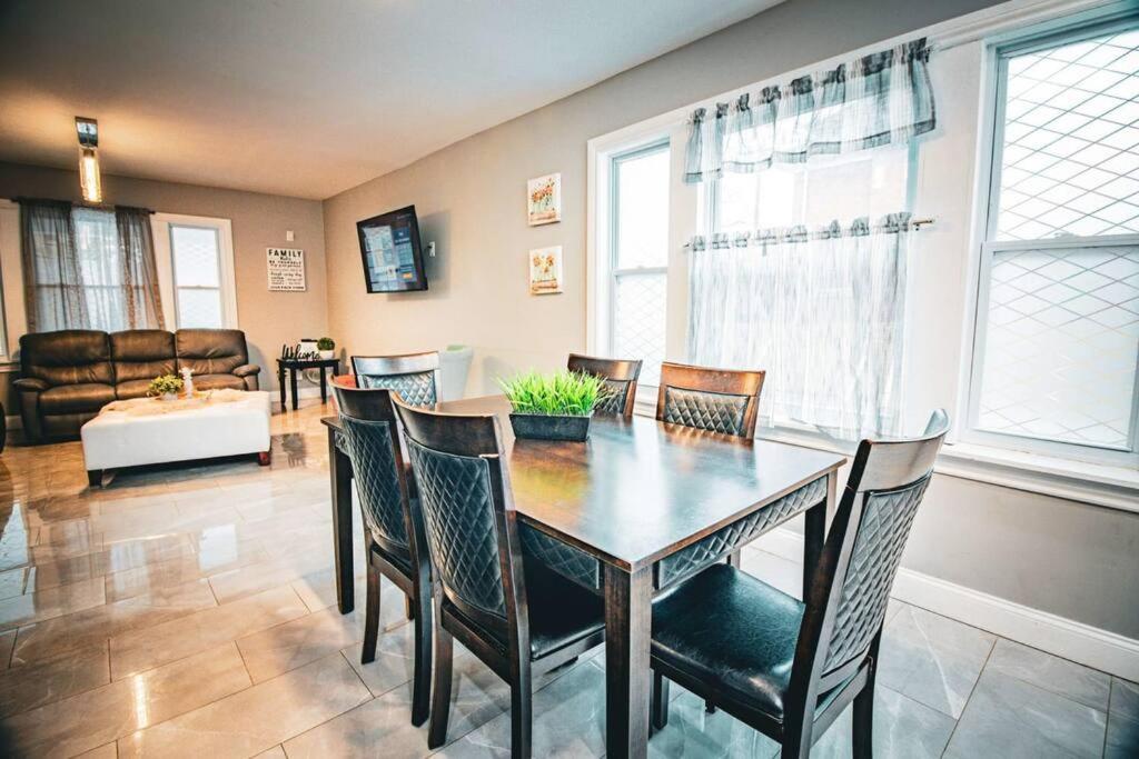 Comfortable 3Br, 1 Bath Close To The Falls ไนแอการาฟอลส์ ภายนอก รูปภาพ