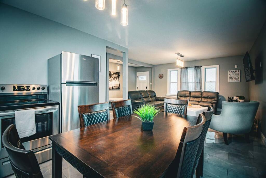 Comfortable 3Br, 1 Bath Close To The Falls ไนแอการาฟอลส์ ภายนอก รูปภาพ